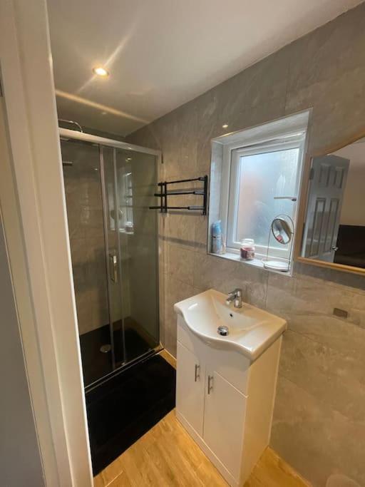 One Bedroom Annex With Private Entrance Morden  Екстер'єр фото