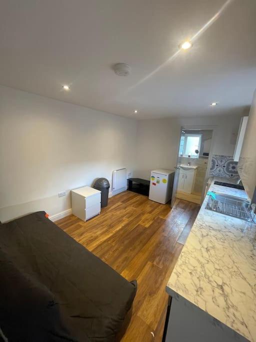 One Bedroom Annex With Private Entrance Morden  Екстер'єр фото
