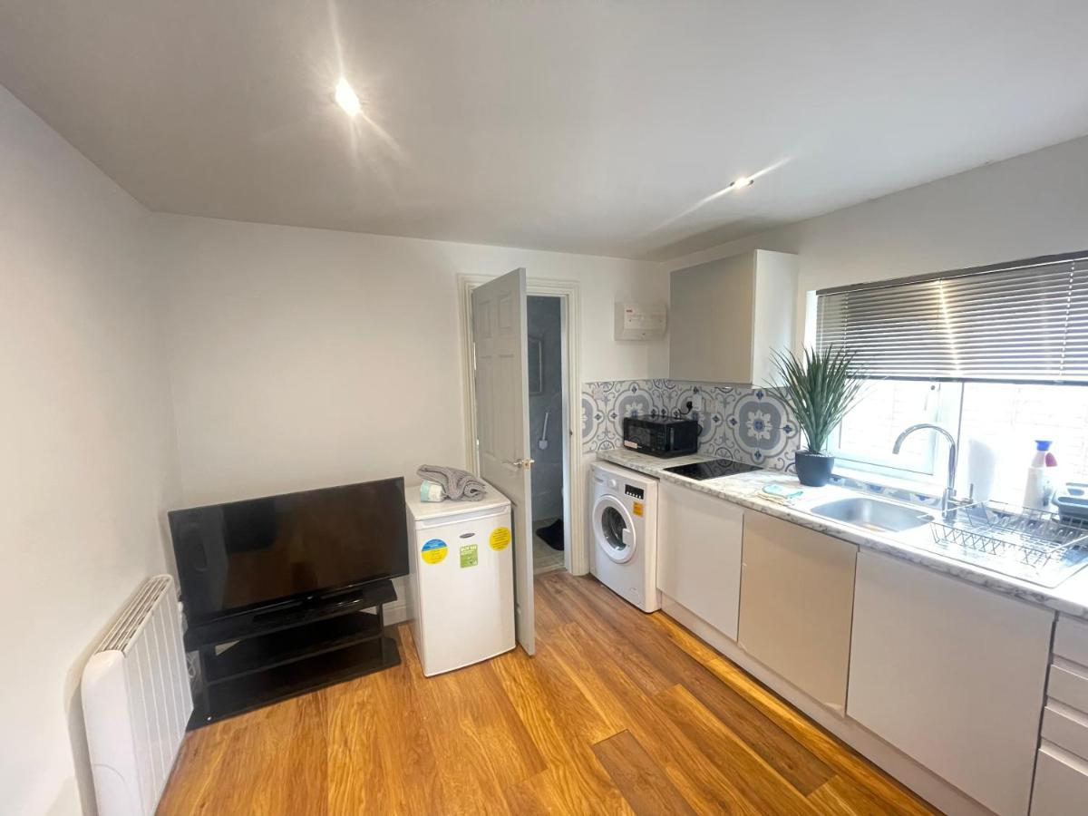 One Bedroom Annex With Private Entrance Morden  Екстер'єр фото